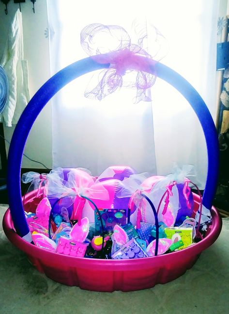 Jumbo Easter Basket, Sandbox Easter Basket, Pool Easter Basket, Giant Easter Basket, Treehouse Kids, Large Easter Basket, Unique Easter Baskets, Birthday Sleepover Ideas, Creative Easter Baskets