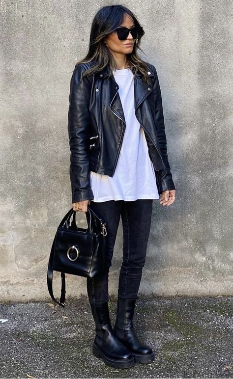 Edgy Tomboy Outfits, Leather Jacket Combat Boots Outfit, Leather Jacket Hoodie Outfit, Chelsea Boots Fall Outfit, Edgy Wardrobe, Edgy Style Women, Alt Outfits Women, Elegant Rocker Outfit, Rock Chick Outfits