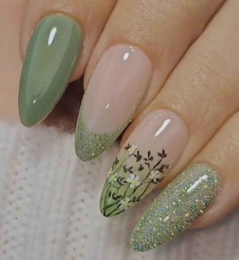 Nail Designs For Quinceanera, Enchanted Forest Acrylic Nails, Cute Earthy Nails, Purple And Sage Green Nails, Green Dress Manicure, Cottagecore Nails Aesthetic, Cottagecore Wedding Nails, Sage Green Nail Inspo Acrylic, Sage Floral Nails