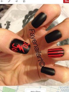 . Acdc Nails, Nirvana Nails, Rocker Nails, Gothic Nail Art, Rock Nails, Natural Nail Art, Band Nails, Gothic Nails, 80s Rock