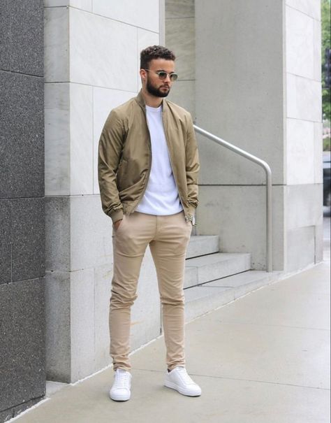 Men Ootd, Boyfriend Jeans Style, Pants Outfit Men, Men Fashion Casual Shirts, Mens Casual Dress Outfits, Men Stylish Dress, Streetstyle Fashion, Smart Casual Outfit, Mens Fashion Casual Outfits