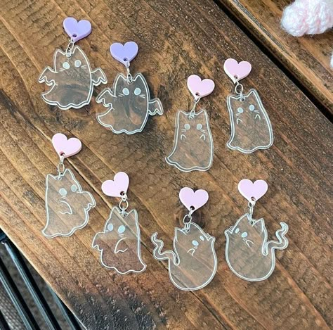 Heart Earrings Dangle, Shrink Plastic Ideas, Ghost Fashion, Ghost Outfit, Ghost Kitty, Kawaii Pins, Kawaii Ghost, Spooky Earrings, Ghost Cute