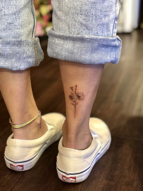 Poppy Flower Tattoo On Ankle, Back Of Ankle Flower Tattoo, Back On Ankle Tattoo, Poppy Bunch Tattoo, Poppy Tattoo On Ankle, Zinnia Flowers Tattoo Simple, Small Bundle Of Flowers Tattoo, Lavender Poppy Tattoo, Cali Tattoo Ideas Small