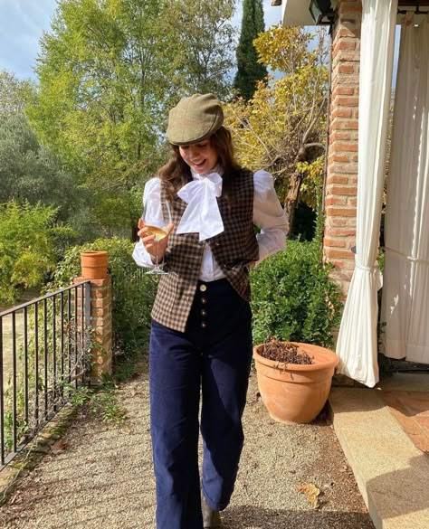 British Old Money Outfits, British Country Outfits, Portuguese Girl Style, Outfit Campo, British Style Women Outfits, English Outfit, Countryside Outfit, Sloane Ranger, Checked Shirt Women