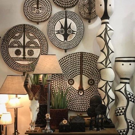 DECOR TRENDS | African vibes with Burkina Faso masks African Living Rooms, African Room, Afrocentric Accessories, Afrocentric Decor, African Interior Design, African Furniture, African Home, African Inspired Decor, African Interior