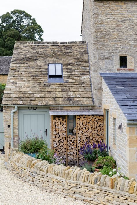 English Countryside Home, Irish Houses, Cottage Farmhouse Decor, Stone Building, Exterior Details, Wood Logs, Cottage Farmhouse, Old Stone, Stone House