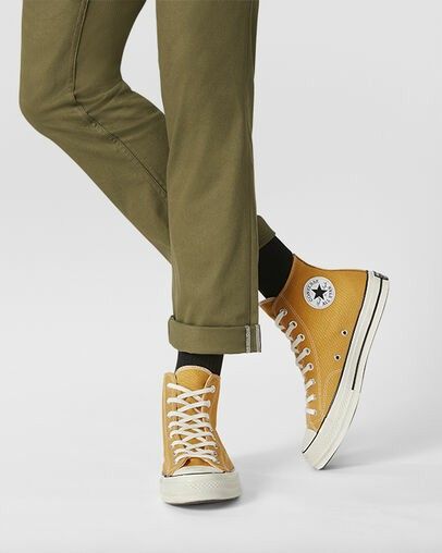 High Top Converse Outfit, Mens Converse Outfit, Converse Style Women, Mens Converse, Yellow Converse, High Top Chucks, Converse Chucks, Flexible Shoes, 2019 Style