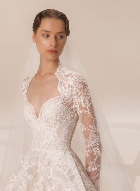 Look 8 – ELIE SAAB Dirndl, Interesting Wedding Dresses, Dresses Fall 2023, Wedding Dress With Lace Top, Wedding Dresses 2023, Elie Saab Bridal, Wedding Dresses Fall, Bridgerton Wedding, Classy Wedding Dress