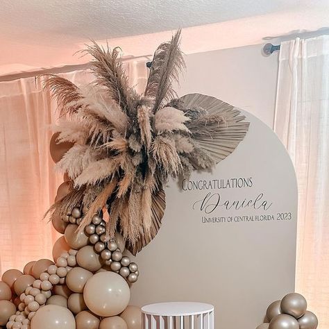 Boho Decor For Party, Graduation Boho Party Ideas, Boho Party Ideas Decoration, Boho Balloon Garland Backdrop, Brown Party Decorations, Boho Graduation Party Ideas, Boho Theme Decor, Boho Arrangements, Boho Graduation Party