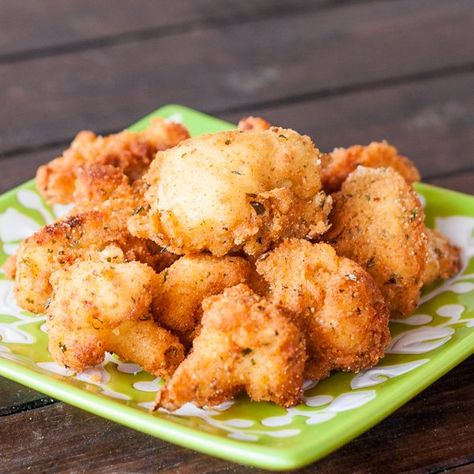 Breaded Cauliflower Recipes, Gobi Fry, Deep Fried Cauliflower, Deep Fryer Recipes, Tasty Cauliflower, Deep Fried Recipes, Deep Fried Appetizers, Cauliflower Bread, Fried Broccoli