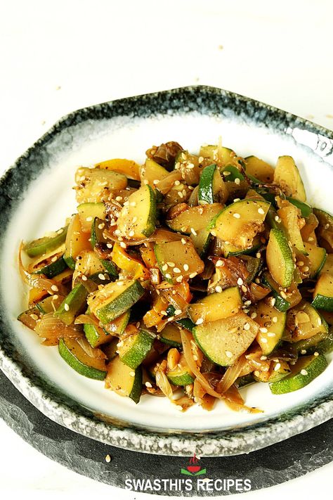 Zucchini Recipes Dinner, Stir Fried Zucchini, Dinner Stir Fry, Zucchini Stir Fry, Indian Dinner Recipes, Fried Zucchini, Stir Fry Dishes, Stir Fry Recipe, Cooking Recipes Healthy