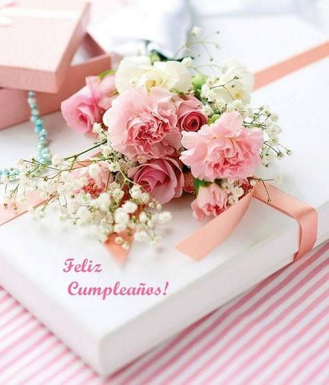 Feliz Cumpleanos! Cake Mini, Gift Wrapping Inspiration, Gift Wrap Ideas, A Bouquet Of Flowers, Creative Gift Wrapping, Present Wrapping, Wrap Ideas, Wrapping Gifts, Beautiful Gift Wrapping