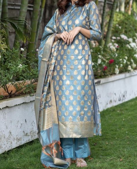 Banarasi Suit Neck Designs Latest, Banarsi Suit Design Indian Style, Suit Designs Indian Style Neck, Silk Suit Designs Indian, Banarsi Suit Design, Banarasi Suit Designs, Silk Dress Pattern, Suit Designs Indian Style, Long Kurta Designs