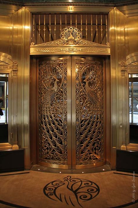 Public Art in Chicago: Loop: Peacock Door at the C.D.Peacock Jewelery Store at the Palmer House Hotel.. Arte Art Deco, Palmer House, Cool Doors, Art Deco Architecture, Estilo Art Deco, Unique Doors, Beautiful Doors, Interior Deco, Entrance Doors