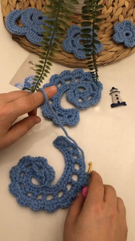 Irish Lace Spiral Coral Tutorial Video #irishlace #irishlacecrochet #crochetpatternfree #crocheirlandes Lace Crochet Pattern, Irish Lace Crochet Pattern, Irish Lace Crochet, Irish Lace, Lace Crochet, Tutorial Video, Irish Crochet, Crochet Pattern, Coral