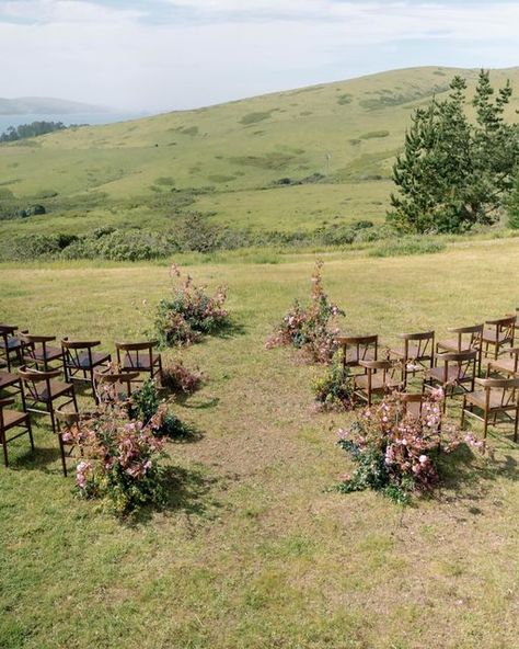 CA + PNW Wedding Planner / Designer on Instagram: "There's nothing quite like the California coast." Aspen Wedding, Pnw Wedding, Coastal Wedding, Wedding Vibes, Wedding Mood Board, California Coast, Wedding Mood, Planner Design, Aspen