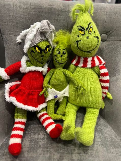 Toy knitting patterns by Ola Oslopova | My grinches did the eyes with vinyl added nappy for baby grinch and did him in all green | Facebook Free Grinch Knitting Patterns, Knitted Grinch Pattern, Grinch Knitting Pattern Free, Grinch Pattern, Toy Knitting Patterns, Knitted Decor, Knitted Stuffed Animals, Baby Grinch, Knitted Toys Free Patterns