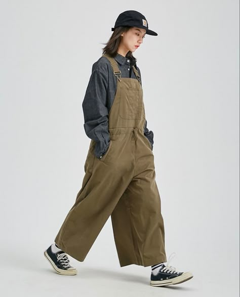 Carhartt Overalls Women Outfit, Dungarees Outfit Men, Overalls Streetwear, Dungarees Outfit, Dungaree Outfit, Overalls Fashion, Overalls Outfit, Baggy Clothes, Men Stylish Dress