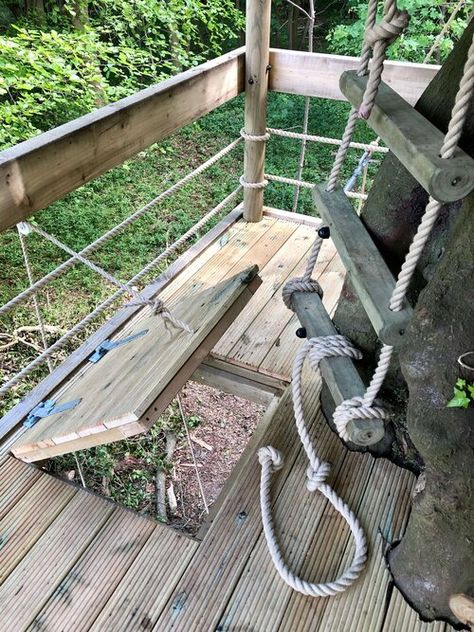 Tree House With Crows Nest, Treehouse Rope Ladder, Building A Treehouse Around A Tree, Rope Bridge Treehouse, Deck Tree House, Rope Ladder Treehouse, Treehouse Railing Diy, Tree House Zip Line, 3 Tree Treehouse