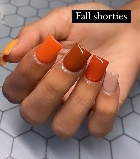 Acrylic Overlay Fall Nails, Acrylic Overlay Nails Short Fall Colors, Short Acrylic Nails Fall 2023, Short Acrylic Nails Square Fall Colors, Fall Color Nails Black Women, Fall Colors Acrylic Nails, Thanksgiving Acrylic Nails Short, Fall Acrylic Nails Short Square, Short Square Fall Nails 2023