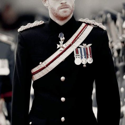 Royal King Outfits Male, King Outfit Royal Aesthetic, Royal Aesthetic Male, Prince Outfits Aesthetic, Officer Aesthetic, Blood Outfit, Uniform Reference, Military Outfits, Wizarding Schools