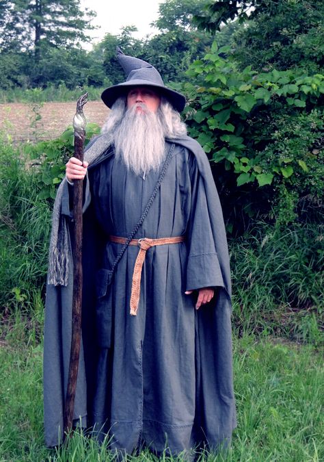 Gandalf the Grey from The Hobbit #cosplay by PropDad Gandalf Costume, Hobbit Cosplay, Wizard Costume, Gandalf The Grey, Into The West, Costume Diy, Cosplay Diy, Family Halloween Costumes, Fantasy Costumes