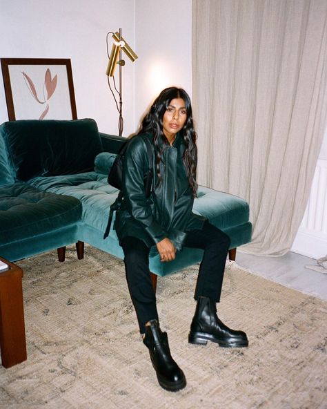 Monikh Dale on Instagram: “🎱” Monikh Dale Style, Monikh Dale Pregnant, Zara Boots, Down Puffer Coat, Trending Boots, Winter Trends, Weekend Style, Models Off Duty, Boots Outfit