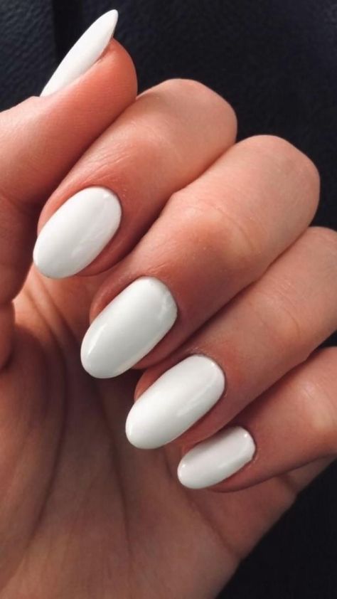 Short White Acrylic Nails Oval, White Oval Nails Short, Round White Nails Acrylic, Cute Gel Nails White, Oval Nails Designs White, Solid White Almond Nails, White Oval Nails Acrylic, Short White Round Nails, Rounded White Nails