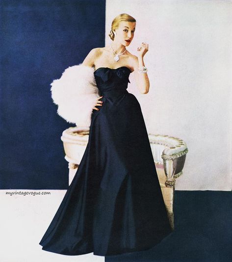 Gown by #MauriceRentner 1951, photo by #WingatePaine #vintageglamour #vintagefashion #vintagedress #vintagestyle #vintage #fashion #1950sfashion #1950sdress #1950s #midcentury Vintage Glam, Couture, 1950s Ball Gown, Fifties Style, Vintage Evening Gowns, Vintage Fashion 1950s, Fashion 1950s, Vintage Gowns, Vintage Couture