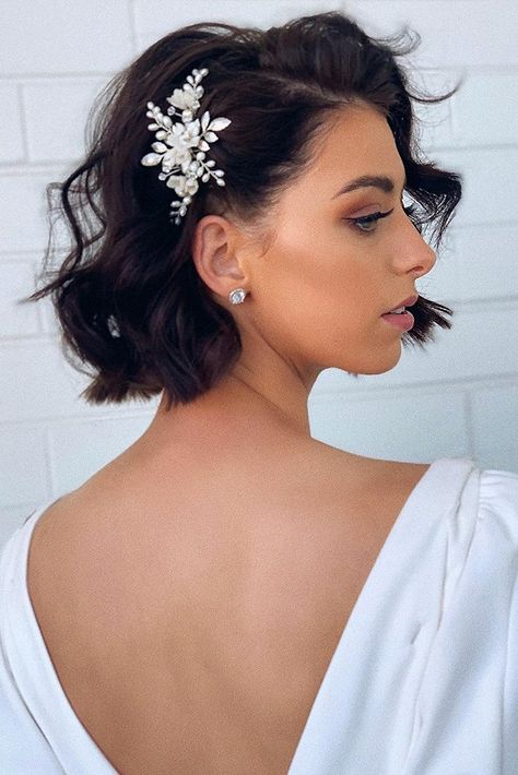 Wedding Hairstyles For Short Hair, Short Bridal Hair, Growing Out Hair, Short Hair Bride, Hairstyles Hoco, Best Wedding Hairstyles, Bridesmaid Hair Down, Wedding Hairstyles Half Up Half Down, Bridesmaid Hair Short