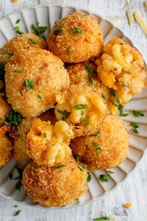 Air Fryer Mac And Cheese Balls, Leftover Mac And Cheese, Air Fryer Mac And Cheese, Mac And Cheese Balls Recipe, Side Foods, Mac And Cheese Balls, Mac N Cheese Bites, Cheese Balls Recipe, Mac N Cheese Balls