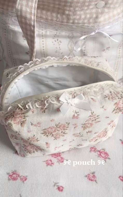 Coquette Makeup Pouch, Floral Makeup Pouch, Sewing Coquette, Coquette Backpack, Coquette Sewing, Coquette Makeup Bag, Cute Makeup Pouch, Coquette Stuff, Cute Pouches