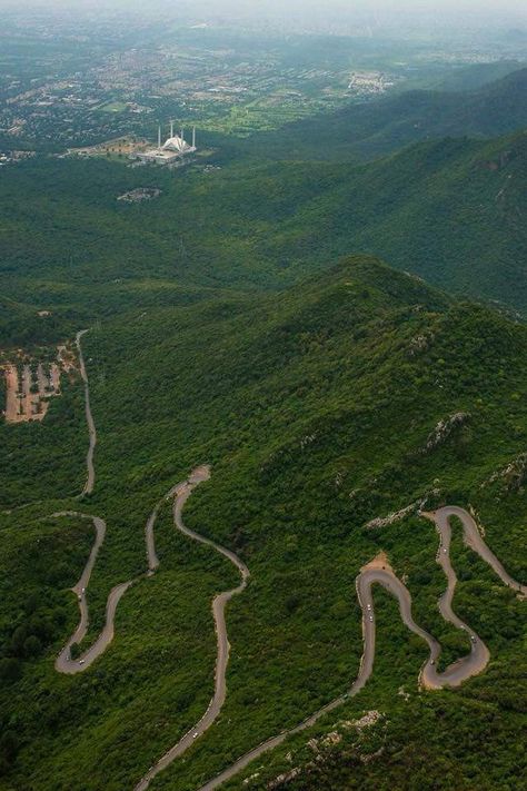 Margalla Hills, Islamabad. Photo by Hunzukutz Kahn Pakistan Pictures, Pakistan Tourism, Pakistan Culture, Pakistan Travel, Islamabad Pakistan, City Aesthetic, Beautiful Places To Visit, Insta Photo, Travel Life