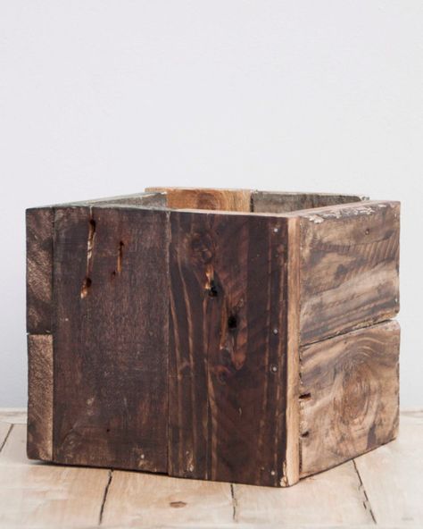 Large Rustic Wooden Box Diy Wood Planters, Rustic Wood Box, Boxes Diy, Gifts Boxes, Rustic Wooden Box, Kabinet Dapur, Gifts Box, Small Wooden Boxes, Into The Wood