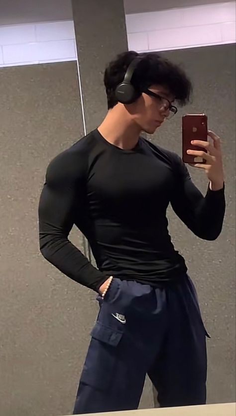 Muka Lelaki, Compression Shirt Men, Perfect Physique, Gym Boy, Shirt Outfit Men, Gym Guys, Gym Outfit Men, Aesthetic Guys, Compression Shirt