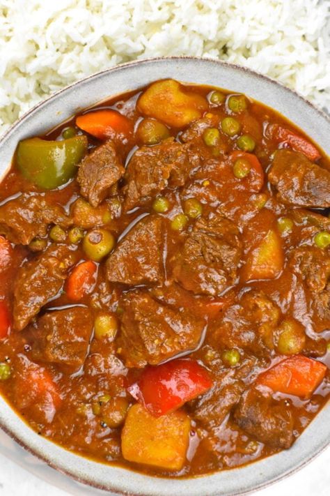 Filipino Beef Caldereta - GypsyPlate Beef Kaldereta Recipe, Kaldereta Recipe, Caldereta Recipe, Beef Caldereta, Easy Filipino Recipes, Beef Steak Recipes, Philippines Food, Filipino Dishes, Carrots And Potatoes