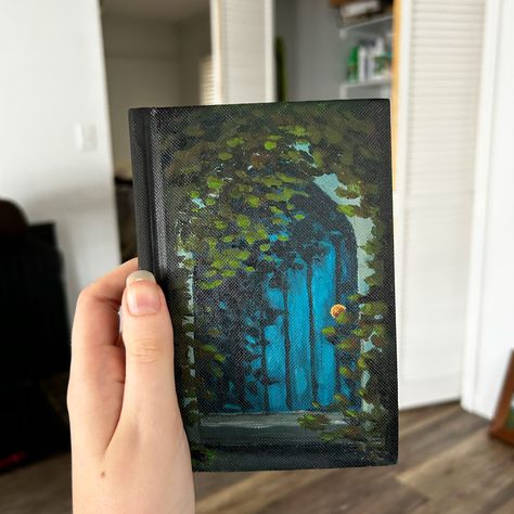 Painting On Sketchbook Cover, Sketchbook Cover Drawing, Paint Sketchbook Cover, Journal Cover Painting Ideas, Painting Book Covers Ideas, Painted Book Covers Diy, Painting Sketchbook Cover, Painting On Book Covers, Sketchbook Cover Painting