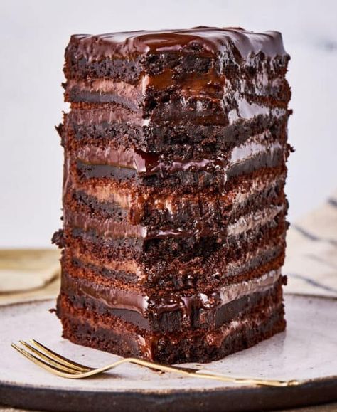 This chocolate espresso cake is a show stopping dessert made with simple ingredients! No eggs, no milk, and no butter needed, it's elegant and sure to impress! Chocolate Cake No Eggs, Cake No Eggs, Best Ever Chocolate Cake, Chocolate Espresso Cake, Savory Baking, Espresso Cake, Chocolate Espresso, Carb Foods, Peanut Butter Pie