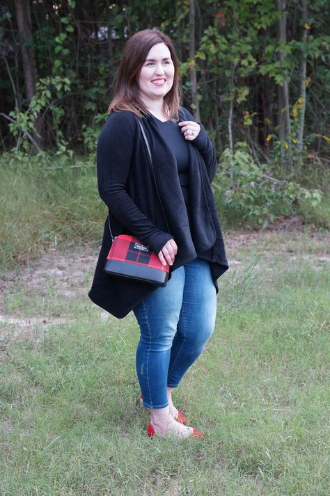 Rebecca Lately | Casual Date Night with Pops of Red | Cuddl Duds at JCPenney #ad #LiveInLayers Casual Date Night, Cuddl Duds, Blogger Fashion, Casual Date, Feel Pretty, Mid Size, Style Women, Women's Tops, Urban Fashion