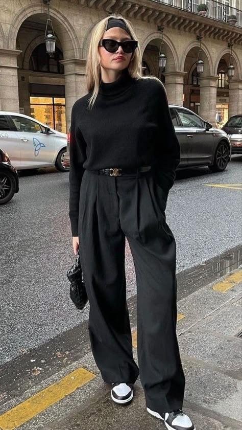 Minimalist Casual Office Outfit, Minimalist Cold Weather Outfit, Dunks Work Outfit, Black Pants Sneakers Outfit, Nike Dunk Work Outfit, Effortless Office Outfits, Nike Dunks Outfit Woman Work, Black Turtle Neck Outfit Women Winter, Office Outfits Women 2024