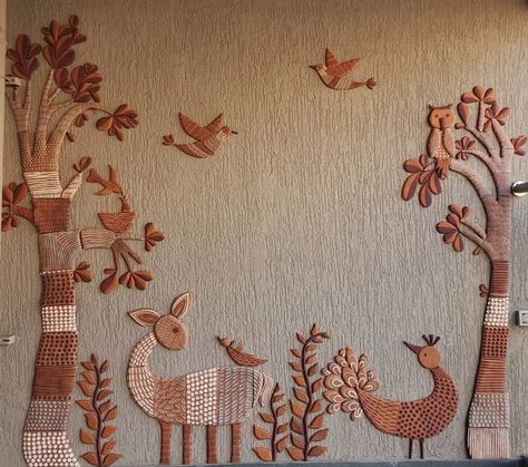 Gond Art On Wall, Terracotta Mural, Terracotta Painting, Terracotta Wall Hanging, Terrace Wall, Beautiful Terrace, Gond Art, Applique Wall Hanging, Goose Bumps