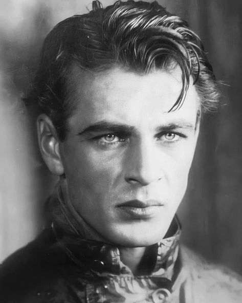 Male Photography Portraits, Gary Cooper, Hollywood Men, Very Bad, Hooray For Hollywood, Old Hollywood Stars, Poses References, Hot Actors, Classic Man