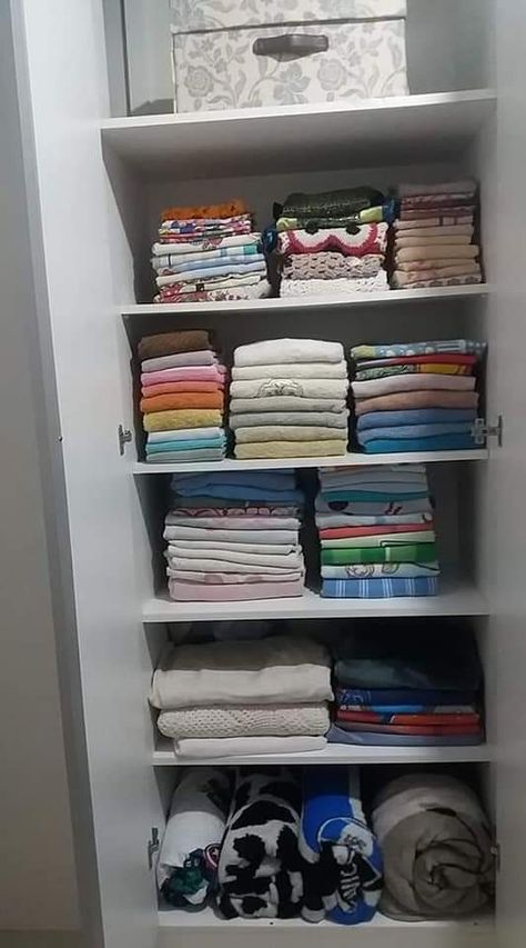 Cupboard Organization Clothes, Organized Bedroom, Wall Partition Design, Room Organization Bedroom, Clean Washing Machine, Cleaning Day, Partition Design, Living Room Design Decor, Dream Room Inspiration