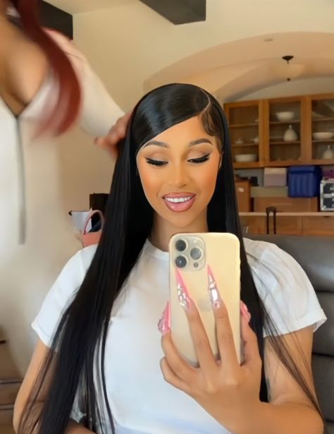 Cardi B Bow Hairstyle, Cardi B Wigs, Cardi B Mirror Selfie, Cardi B Updo Hairstyle, Cardi B Selfie, Cardi B Hair, Cardi B Hairstyles, Ice Spice And Nicki Minaj, Ice Spice And Nicki