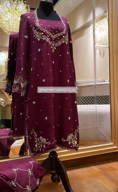 Mina Hasan, Kamiz Design, Embroidered Suits, Egypt Jewelry, Velvet Embroidery, Punjabi Outfits, Hand Embroidery Dress, Designer Bridal Lehenga, Boutique Suits