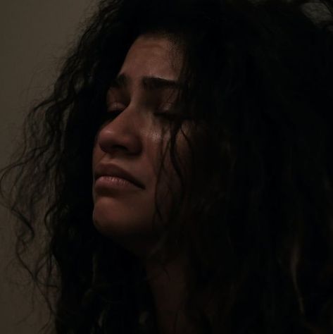 Cultura Punk, Pretty When You Cry, Zendaya Coleman, Rock Bottom, Episode 5, On The Floor, Celebrity Pictures, The Floor, Dark Aesthetic