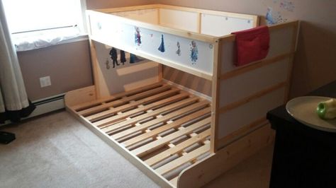 Ikea Hack Lit, Cama Ikea Kura, Kura Bed Hack, Ikea Kura Hack, Trofast Ikea, Ikea Bed Hack, Diy Toddler Bed, Cama Ikea, Ikea Kura Bed