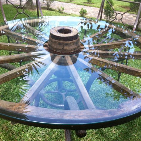 WagonWheel Table Wagon Wheel Rocking Chair, Wooden Wheel Decor, Rustic Wagon Wheel Decor, Wagon Wheel Coffee Table, Wheel Table Ideas, Wagon Wheel Decor Outdoor, Wagon Wheel Table, Wagon Wheel Decor, Wheel Table