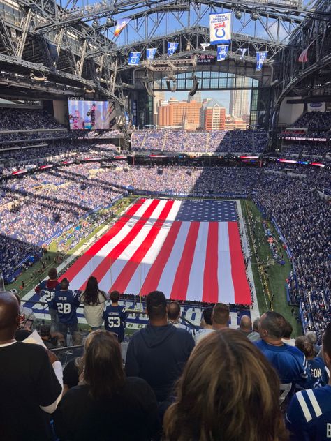 Football America, Colts Football, Stadium Design, Sports Aesthetic, The American Flag, Nfl Games, Football Nfl, America Flag, Indianapolis Indiana