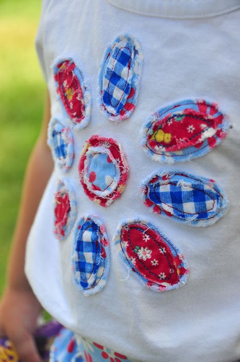 T Shirt Tutorial, Applique Tee, Shirt Tutorial, Applique Tutorial, Applique Shirts, Sewing Appliques, Applique Patterns, Flower Applique, Diy Shirt